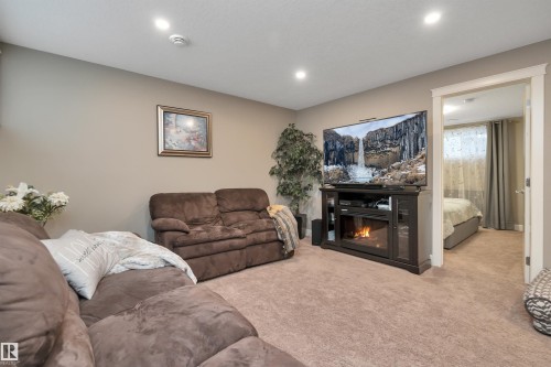 1958 Ainslie Link, Edmonton, AB - Indoor