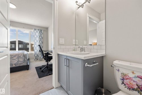 7828 Koruluk Link Link, Edmonton, AB - Indoor Photo Showing Bathroom