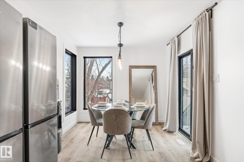 Dining room featuring light wood-style floors - 38 Woodcrest Avenue, St. Albert, AB - Indoor Photo Showing Dining Room