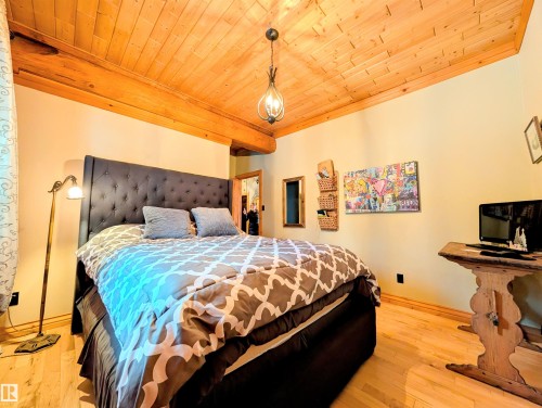 9 Upper Crescent, Rural Lesser Slave River M.D., AB - Indoor Photo Showing Bedroom