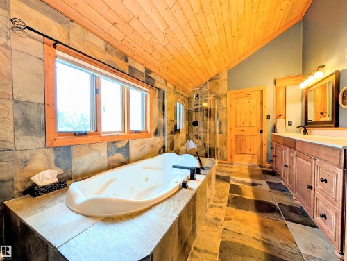 9 Upper Crescent, Rural Lesser Slave River M.D., AB - Indoor Photo Showing Bathroom