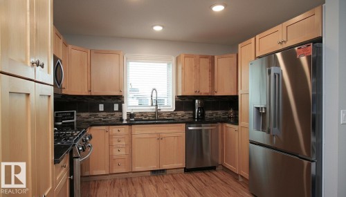 7514 40 Ave, Camrose, AB - Indoor Photo Showing Kitchen With Double Sink