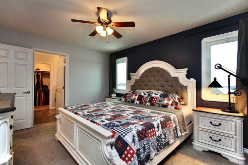 7514 40 Ave, Camrose, AB - Indoor Photo Showing Bedroom