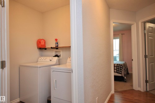 7514 40 Ave, Camrose, AB - Indoor Photo Showing Laundry Room