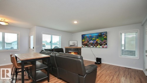 7514 40 Ave, Camrose, AB - Indoor