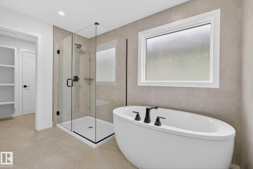 3306 Chickadee Drive, Edmonton, AB - Indoor Photo Showing Bathroom
