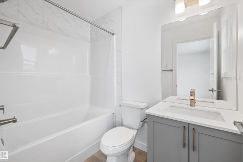 18119 85 Street, Edmonton, AB - Indoor Photo Showing Bathroom