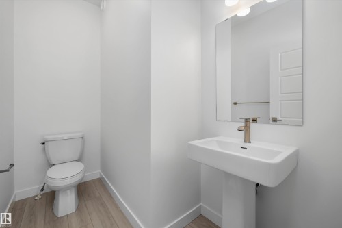 4182 Kinglet Drive, Edmonton, AB - Indoor Photo Showing Bathroom