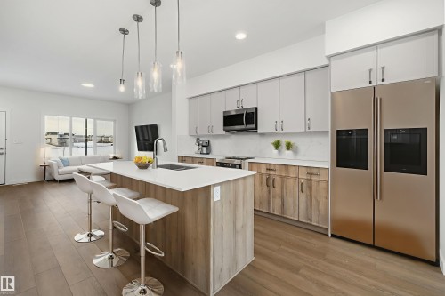 18135 85 Street, Edmonton, AB - Indoor Photo Showing Kitchen With Upgraded Kitchen