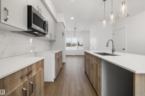 18135 85 Street, Edmonton, AB - Indoor Photo Showing Kitchen With Upgraded Kitchen