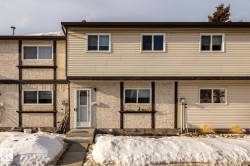 1346 LAKEWOOD Road W  Edmonton, AB T6K 3P2