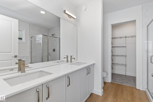 740 Astoria Way, Devon, AB - Indoor Photo Showing Bathroom