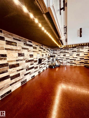 141 Willow Drive, Wetaskiwin, AB - Indoor Photo Showing Other Room