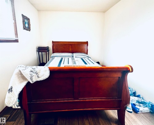 141 Willow Drive, Wetaskiwin, AB - Indoor Photo Showing Bedroom