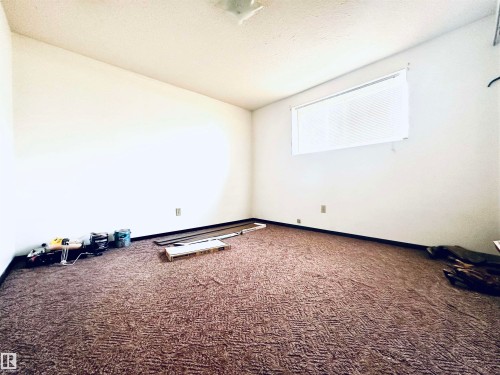 141 Willow Drive, Wetaskiwin, AB - Indoor Photo Showing Other Room