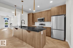 2126 CROSSBILL Lane  Edmonton, AB T6W 4V8