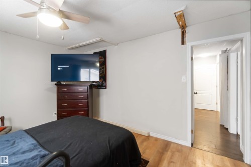 11306 32 Street, Edmonton, AB - Indoor Photo Showing Bedroom