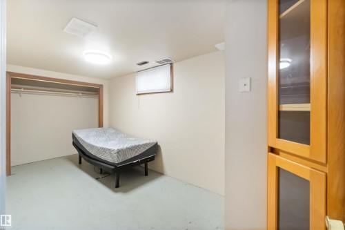 11306 32 Street, Edmonton, AB - Indoor Photo Showing Other Room