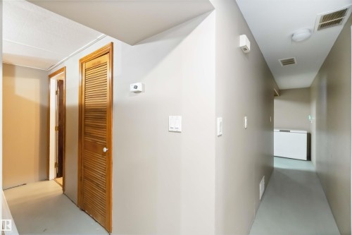 11306 32 Street, Edmonton, AB - Indoor Photo Showing Other Room