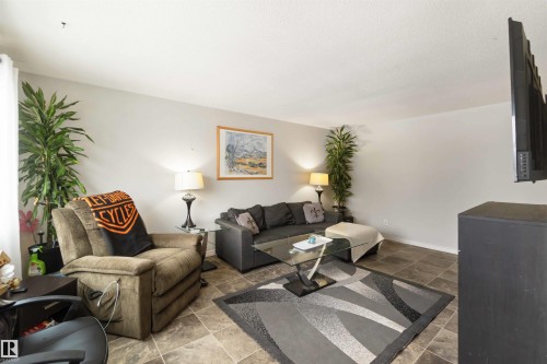 11306 32 Street, Edmonton, AB - Indoor Photo Showing Living Room
