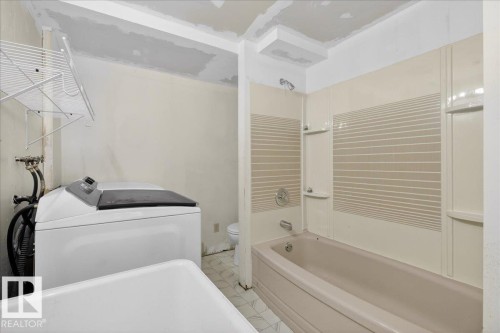 Full bathroom with  shower combination and light flooring - 2516 42 Street, Edmonton, AB - Indoor