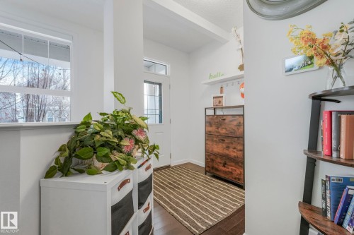 7220 20 Avenue, Edmonton, AB - Indoor Photo Showing Other Room