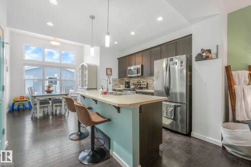 7220 20 Avenue, Edmonton, AB - Indoor Photo Showing Kitchen With Stainless Steel Kitchen With Upgraded Kitchen