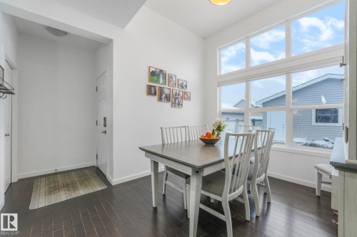 7220 20 Avenue, Edmonton, AB - Indoor Photo Showing Dining Room