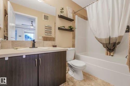 7220 20 Avenue, Edmonton, AB - Indoor Photo Showing Bathroom