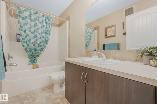 7220 20 Avenue, Edmonton, AB - Indoor Photo Showing Bathroom