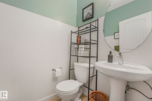 7220 20 Avenue, Edmonton, AB - Indoor Photo Showing Bathroom