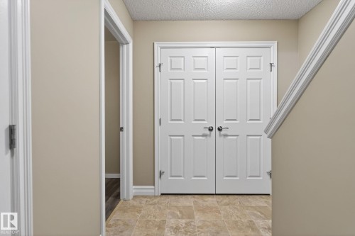 Edmonton, AB - Indoor Photo Showing Other Room