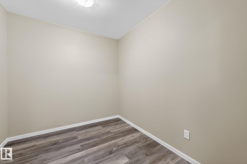 Edmonton, AB - Indoor Photo Showing Other Room