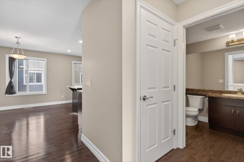 Edmonton, AB - Indoor Photo Showing Bathroom