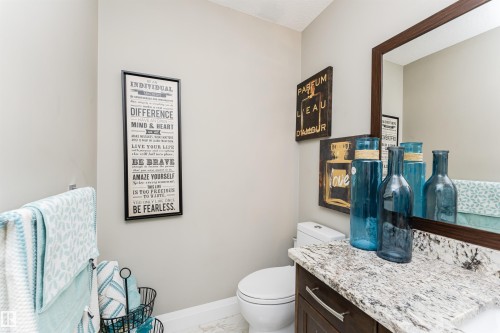 2410 Ashcraft Crescent, Edmonton, AB - Indoor Photo Showing Bathroom