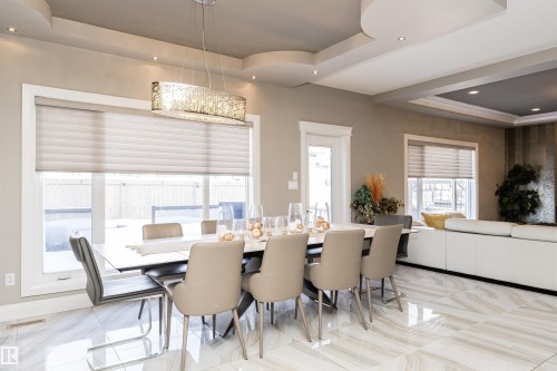 2410 Ashcraft Crescent, Edmonton, AB - Indoor Photo Showing Dining Room