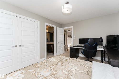 2410 Ashcraft Crescent, Edmonton, AB - Indoor Photo Showing Other Room
