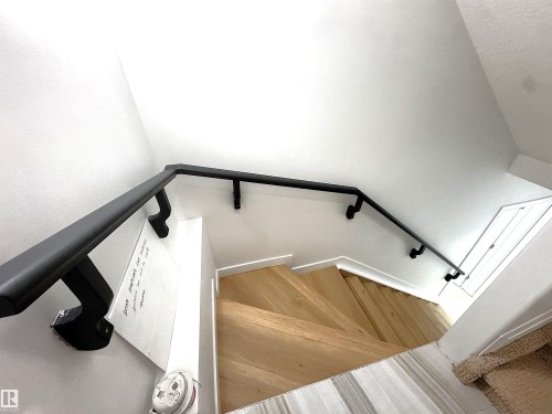 2410 Ashcraft Crescent, Edmonton, AB - Indoor Photo Showing Other Room