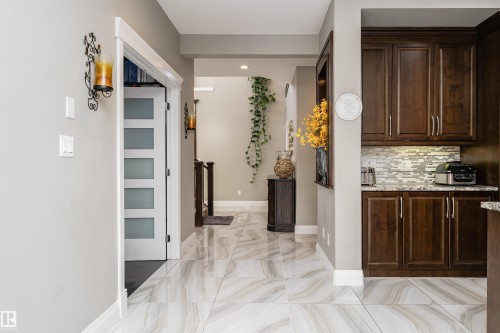 2410 Ashcraft Crescent, Edmonton, AB - Indoor