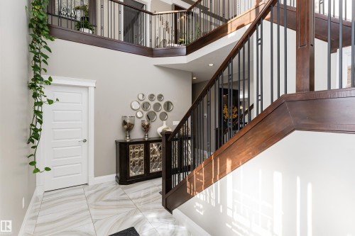 2410 Ashcraft Crescent, Edmonton, AB - Indoor Photo Showing Other Room