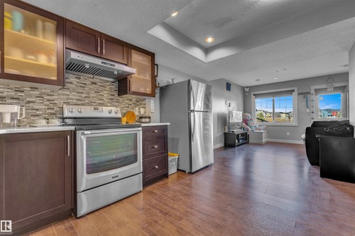 6664 Cardinal Road, Edmonton, AB - Indoor Photo Showing Kitchen