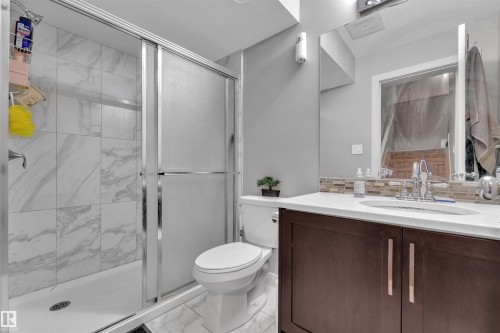 6664 Cardinal Road, Edmonton, AB - Indoor Photo Showing Bathroom