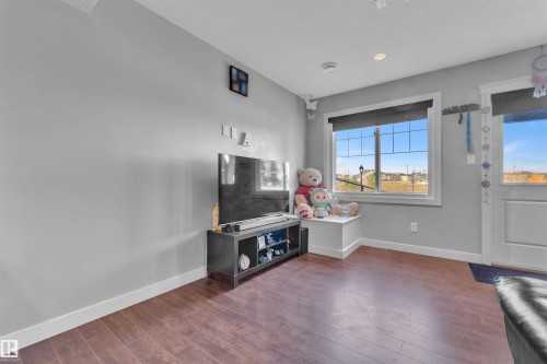 6664 Cardinal Road, Edmonton, AB - Indoor