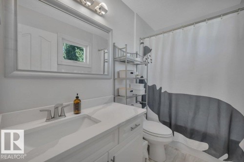 4260 24 Street, Edmonton, AB - Indoor Photo Showing Bathroom