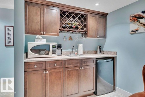 4260 24 Street, Edmonton, AB - Indoor Photo Showing Kitchen