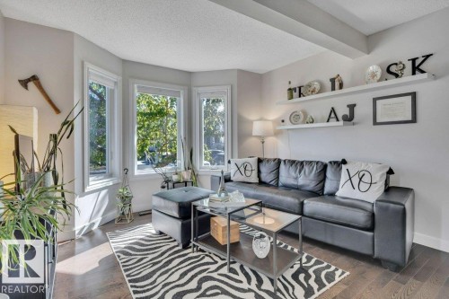 4260 24 Street, Edmonton, AB - Indoor Photo Showing Living Room