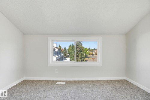 71 Lancaster Terrace, Edmonton, AB - Indoor Photo Showing Other Room