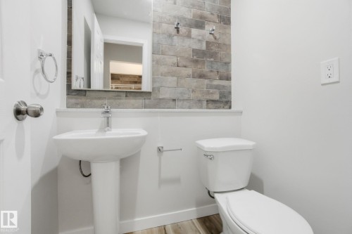 71 Lancaster Terrace, Edmonton, AB - Indoor Photo Showing Bathroom