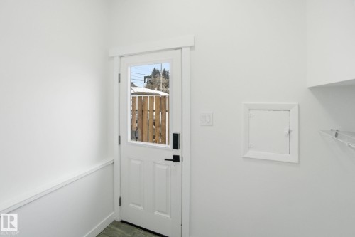 View of doorway - 7112 132 Avenue, Edmonton, AB - Indoor Photo Showing Other Room