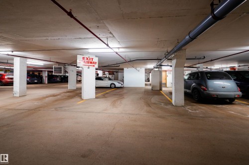 602 11710 100 Avenue, Edmonton, AB - Indoor Photo Showing Garage
